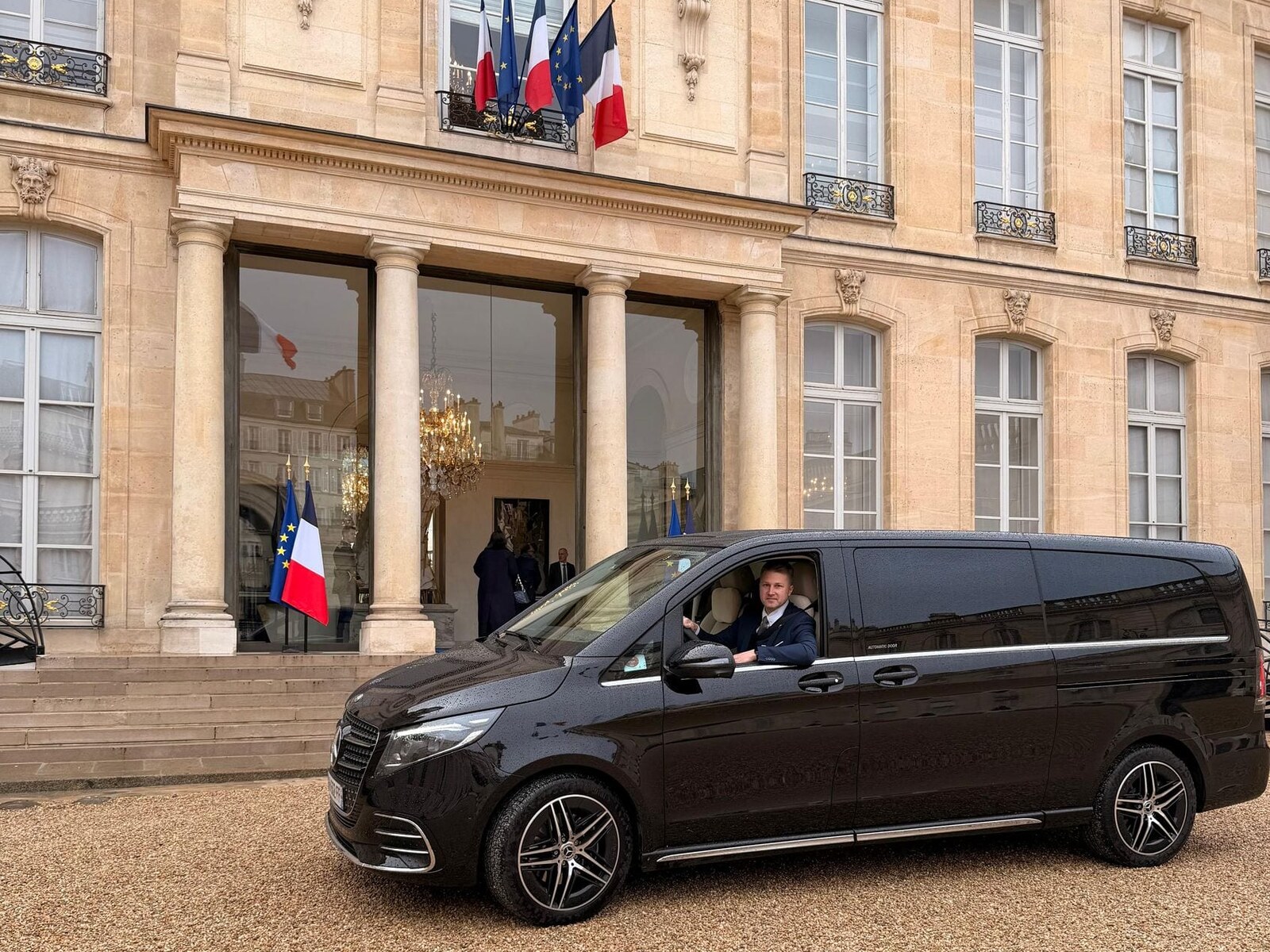 Paris airport transfer – CDG, Orly, Beauvais