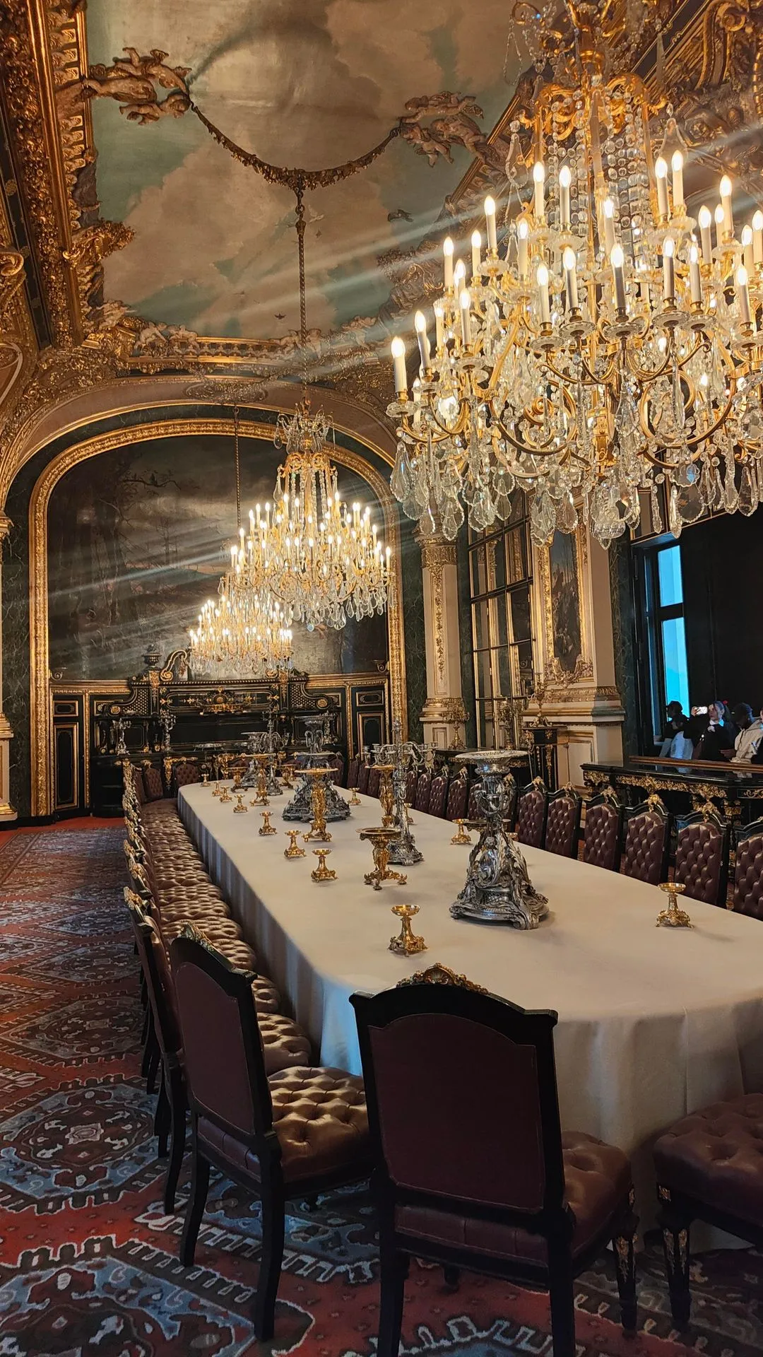 Celebration romantique chauffeur Paris demande anniversaire Seine nuit