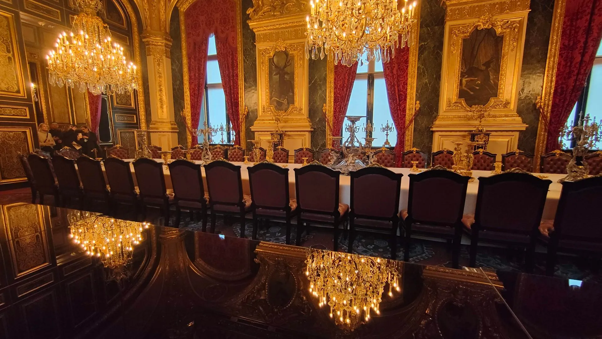 Michelin restaurant evening chauffeur Paris wait and return luxury