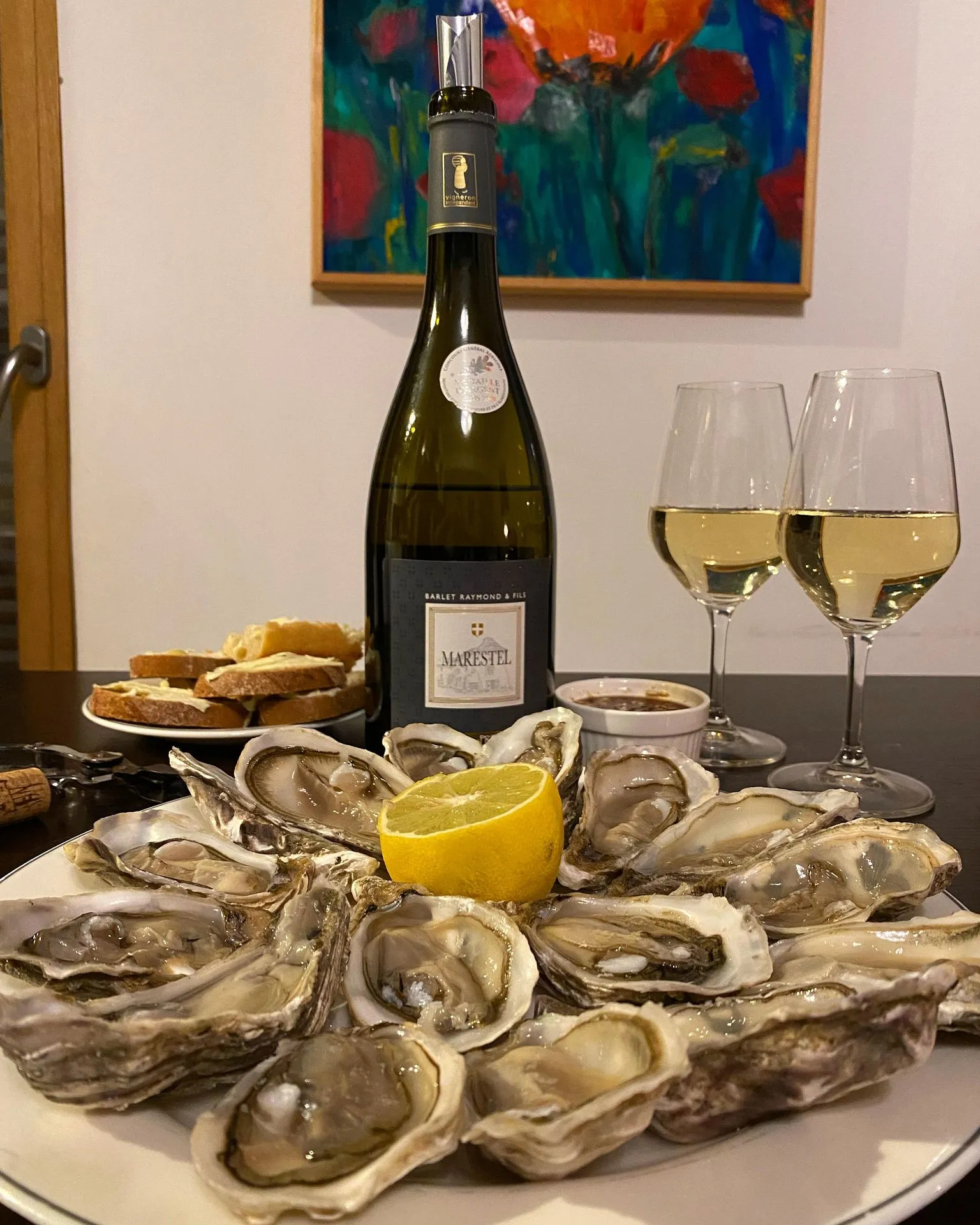 Paris wine bar oyster tasting route private chauffeur gastronomy Saint-Germain